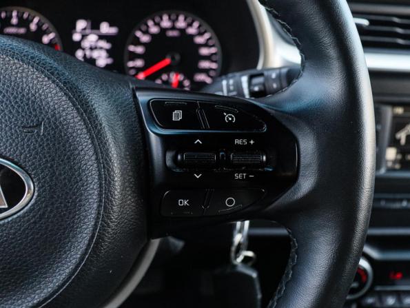 Kia Rio IV Рестайлинг с пробегом 2021 года, цена 1 800 000 рублей, 74010 км, хэтчбек, Автокод Объявления