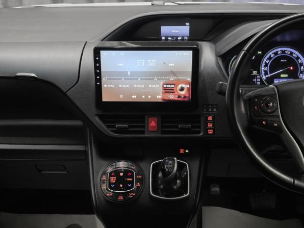 Toyota Voxy III (R80) с пробегом 2014 года, цена 1 545 000 рублей, 190000 км, минивэн, Автокод Объявления