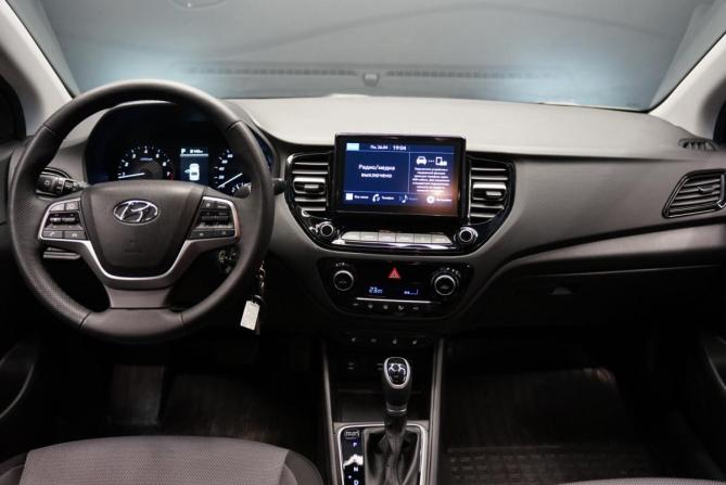 Hyundai Solaris II Рестайлинг с пробегом 2022 года, цена 1 844 000 рублей, 51800 км, седан, Автокод Объявления