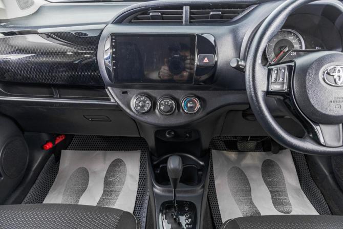 Toyota Vitz III (XP130) Рестайлинг 2 с пробегом 2019 года, цена 1 499 000 рублей, 28400 км, хэтчбек, Автокод Объявления
