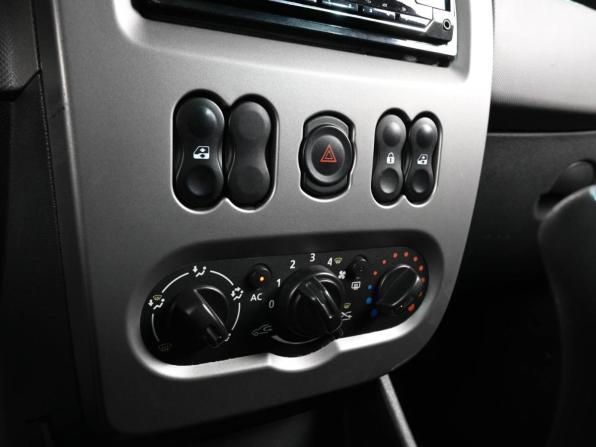Renault Logan I Рестайлинг с пробегом 2012 года, цена 499 000 рублей, 287279 км, седан, Автокод Объявления