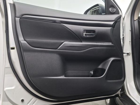 Mitsubishi Outlander III Рестайлинг 3 с пробегом 2018 года, цена 1 935 000 рублей, 159480 км, внедорожник, Автокод Объявления