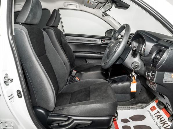 Toyota Corolla XI (E160 E170) Рестайлинг 2 с пробегом 2018 года, цена 1 179 500 рублей, 72334 км, седан, Автокод Объявления