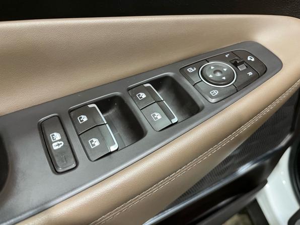 Hyundai Santa Fe IV Рестайлинг с пробегом 2022 года, цена 3 310 000 рублей, 99068 км, внедорожник, Автокод Объявления