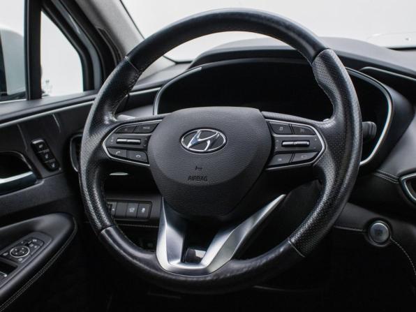 Hyundai Santa Fe IV Рестайлинг с пробегом 2023 года, цена 3 895 000 рублей, 65856 км, внедорожник, Автокод Объявления