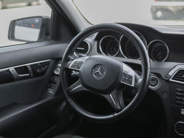 Mercedes-Benz C-Класс III (W204) Рестайлинг с пробегом 2012 года, цена 1 380 000 рублей, 205653 км, седан, Автокод Объявления