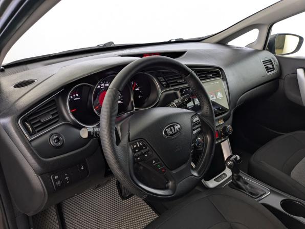 Kia Ceed II Рестайлинг с пробегом 2017 года, цена 1 210 000 рублей, 177682 км, хэтчбек, Автокод Объявления