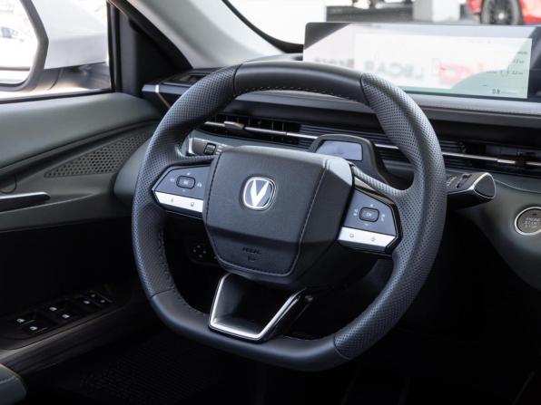 Changan Lamore с пробегом 2024 года, цена 2 089 000 рублей, 15317 км, седан, Автокод Объявления