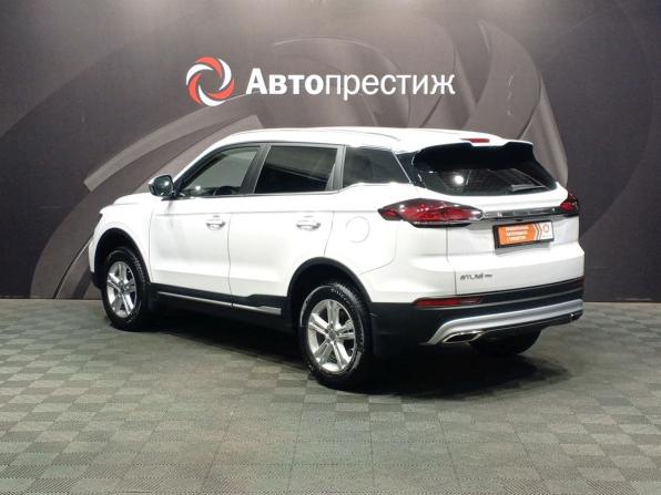 Geely Atlas Pro с пробегом 2024 года, цена 2 020 000 рублей, 28136 км, внедорожник, Автокод Объявления