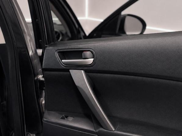 Mazda 3 II (BL) Рестайлинг с пробегом 2012 года, цена 1 095 000 рублей, 185000 км, седан, Автокод Объявления