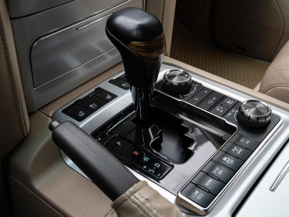 Toyota Land Cruiser 200 Series Рестайлинг 1 с пробегом 2012 года, цена 4 100 000 рублей, 212370 км, внедорожник, Автокод Объявления