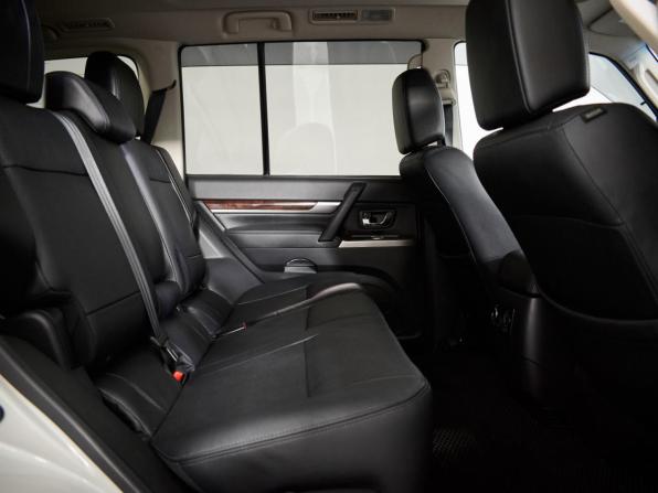 Mitsubishi Pajero IV Рестайлинг 2 с пробегом 2021 года, цена 3 835 000 рублей, 39893 км, внедорожник, Автокод Объявления