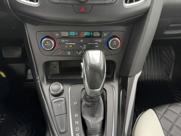 Ford Focus III Рестайлинг с пробегом 2017 года, цена 1 310 000 рублей, 102580 км, хэтчбек, Автокод Объявления