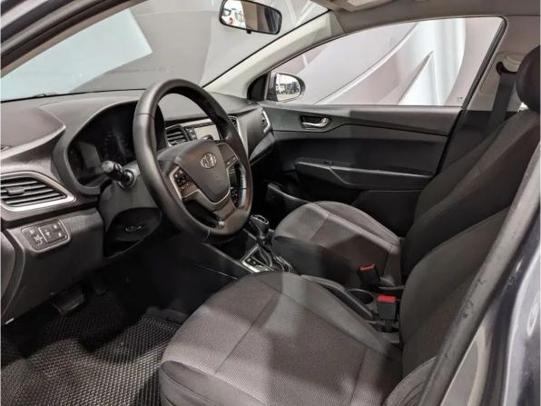Hyundai Solaris II с пробегом 2017 года, цена 970 000 рублей, 201478 км, седан, Автокод Объявления
