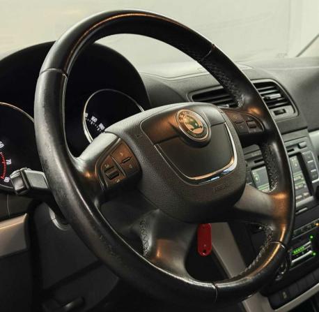Skoda Yeti I с пробегом 2013 года, цена 880 000 рублей, 131234 км, внедорожник, Автокод Объявления
