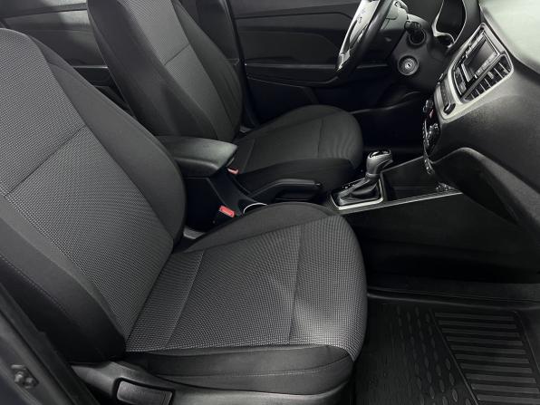Hyundai Solaris II с пробегом 2017 года, цена 1 159 000 рублей, 177117 км, седан, Автокод Объявления