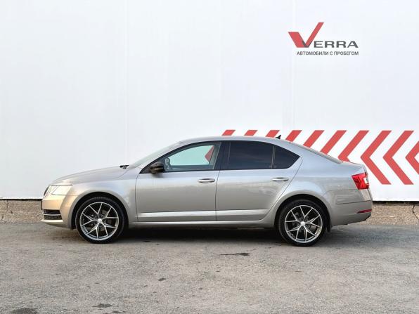 Skoda Octavia III (A7) Рестайлинг с пробегом 2018 года, цена 1 800 000 рублей, 141708 км, лифтбек, Автокод Объявления