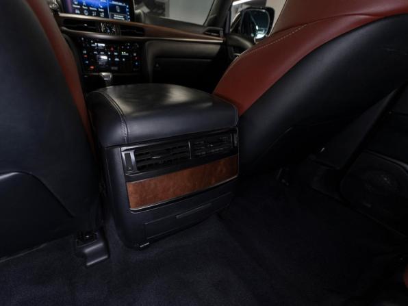 Lexus LX III Рестайлинг 2 с пробегом 2016 года, цена 6 350 000 рублей, 120443 км, внедорожник, Автокод Объявления