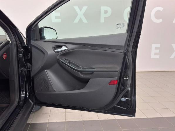 Ford Focus III с пробегом 2013 года, цена 930 000 рублей, 136001 км, седан, Автокод Объявления