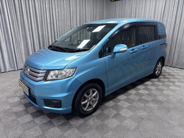 Honda Freed I Рестайлинг с пробегом 2012 года, цена 1 250 000 рублей, 159534 км, компактвэн, Автокод Объявления