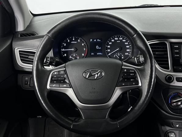 Hyundai Solaris II с пробегом 2019 года, цена 1 490 000 рублей, 67000 км, седан, Автокод Объявления
