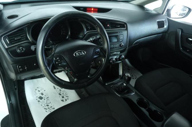 Kia Ceed II Рестайлинг с пробегом 2017 года, цена 1 279 000 рублей, 140585 км, хэтчбек, Автокод Объявления