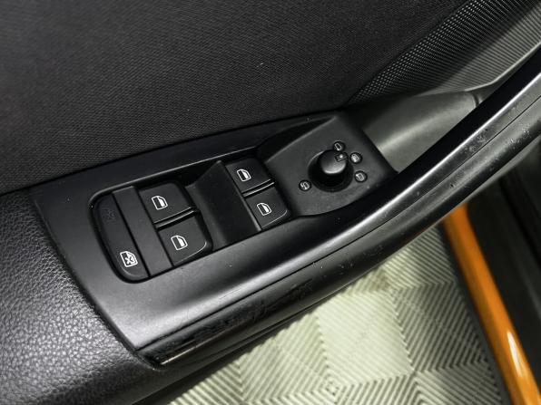 Audi Q3 I (8U) с пробегом 2012 года, цена 1 530 000 рублей, 180000 км, внедорожник, Автокод Объявления