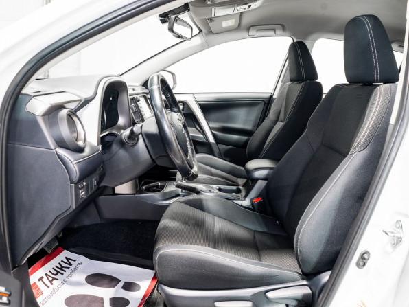 Toyota RAV4 IV (XA40) Рестайлинг с пробегом 2018 года, цена 2 380 000 рублей, 43700 км, внедорожник, Автокод Объявления
