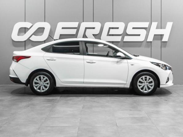 Hyundai Solaris II Рестайлинг с пробегом 2021 года, цена 1 599 000 рублей, 100193 км, седан, Автокод Объявления