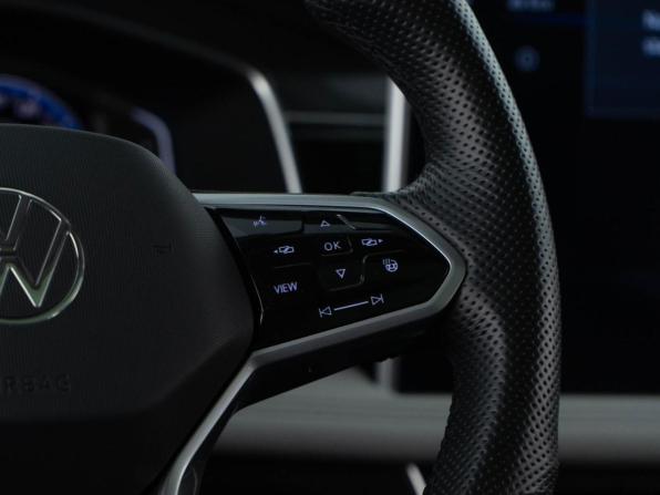 Volkswagen Tiguan II Рестайлинг с пробегом 2021 года, цена 4 057 055 рублей, 44309 км, внедорожник, Автокод Объявления
