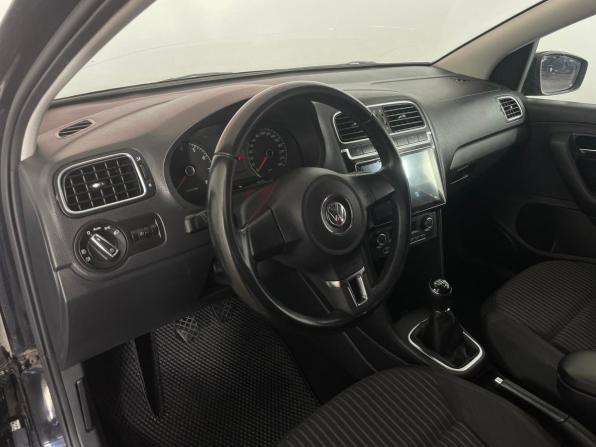 Volkswagen Polo V с пробегом 2013 года, цена 880 000 рублей, 137821 км, седан, Автокод Объявления