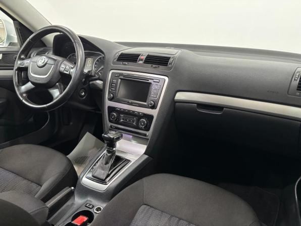 Skoda Octavia II (A5) Рестайлинг с пробегом 2011 года, цена 745 000 рублей, 255197 км, лифтбек, Автокод Объявления