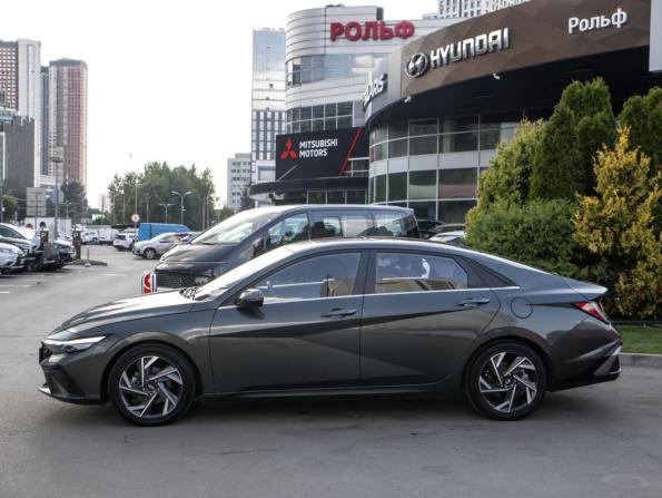Hyundai Elantra VII (CN7) Рестайлинг с пробегом 2024 года, цена 2 133 000 рублей, 23247 км, седан, Автокод Объявления