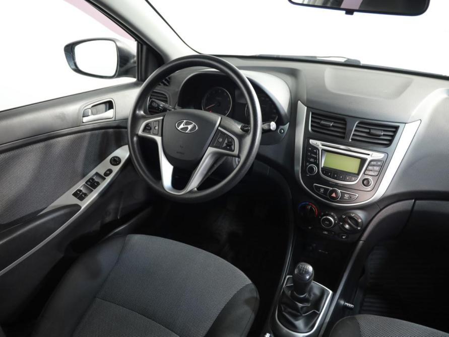 Hyundai Solaris I Санкт-Петербург  - изображение 9