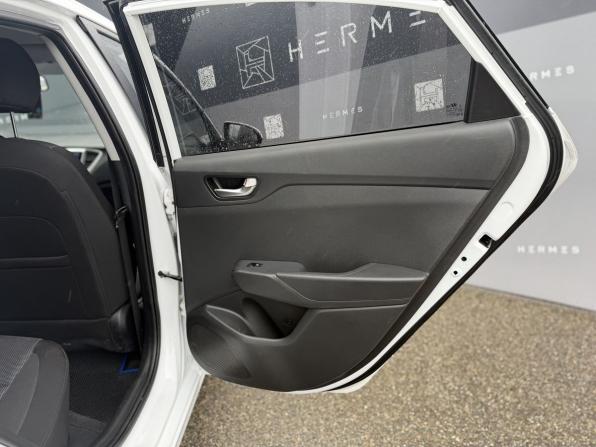 Hyundai Solaris II Рестайлинг с пробегом 2021 года, цена 1 606 000 рублей, 71749 км, седан, Автокод Объявления