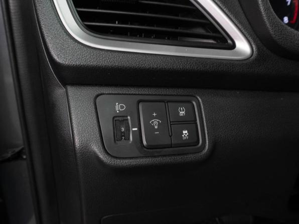 Hyundai Solaris II с пробегом 2018 года, цена 1 499 000 рублей, 115044 км, седан, Автокод Объявления