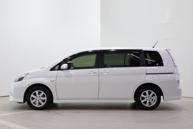 Toyota ISis I Рестайлинг с пробегом 2013 года, цена 1 120 000 рублей, 161014 км, минивэн, Автокод Объявления