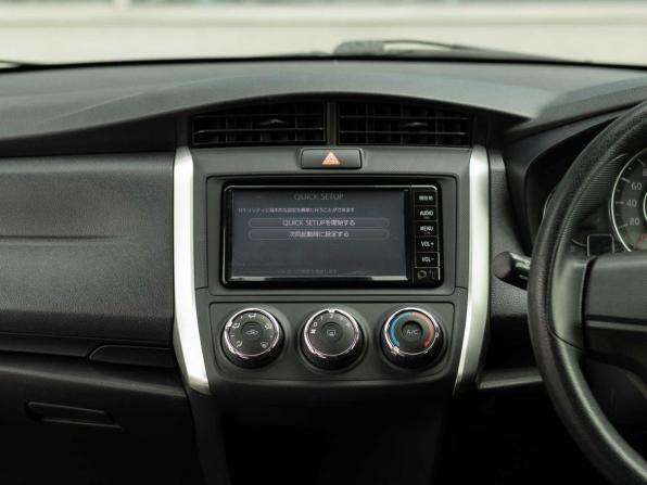 Toyota Corolla XI (E160 E170) Рестайлинг 2 с пробегом 2018 года, цена 1 300 000 рублей, 77832 км, универсал, Автокод Объявления