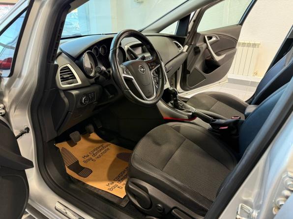 Opel Astra J Рестайлинг с пробегом 2012 года, цена 795 000 рублей, 128710 км, седан, Автокод Объявления