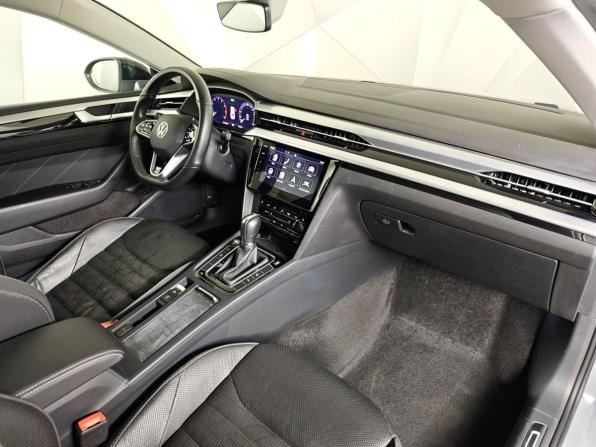 Volkswagen Passat CC II Рестайлинг с пробегом 2022 года, цена 4 300 000 рублей, 49423 км, лифтбек, Автокод Объявления