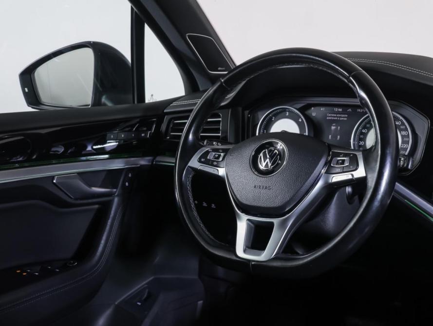 Volkswagen Touareg III Москва  - изображение 12