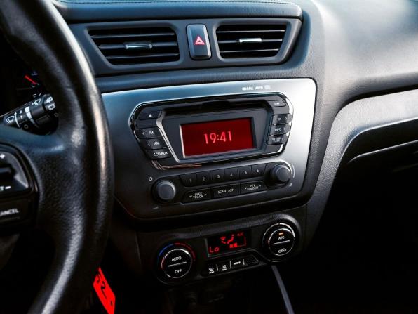 Kia Rio III с пробегом 2013 года, цена 975 000 рублей, 141212 км, хэтчбек, Автокод Объявления