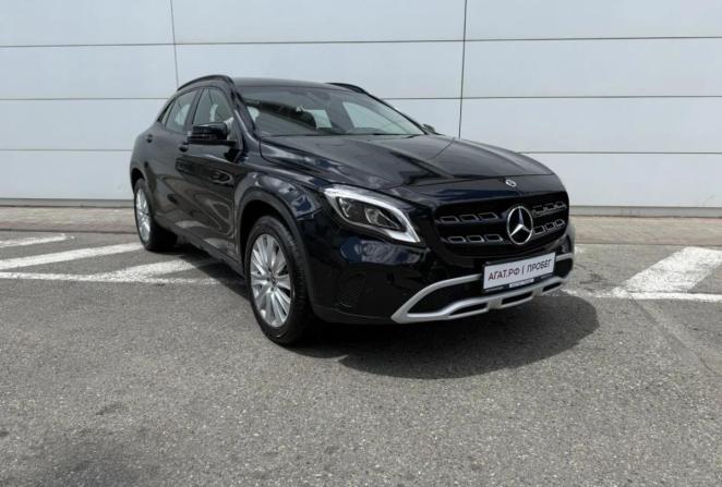 Mercedes-Benz GLA I (X156) Рестайлинг с пробегом 2018 года, цена 2 365 000 рублей, 93562 км, внедорожник, Автокод Объявления