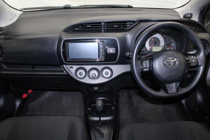 Toyota Vitz III (XP130) Рестайлинг 2 с пробегом 2019 года, цена 895 000 рублей, 132948 км, хэтчбек, Автокод Объявления