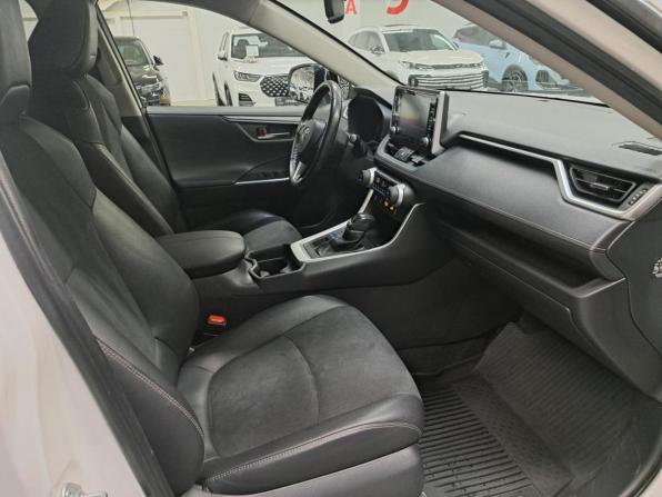 Toyota RAV4 V (XA50) с пробегом 2021 года, цена 3 550 000 рублей, 150135 км, внедорожник, Автокод Объявления