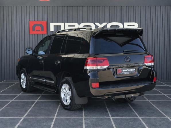 Toyota Land Cruiser 200 Series Рестайлинг 1 с пробегом 2012 года, цена 3 300 000 рублей, 213531 км, внедорожник, Автокод Объявления
