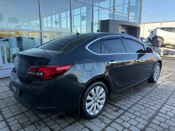 Opel Astra J Рестайлинг с пробегом 2014 года, цена 921 000 рублей, 77212 км, седан, Автокод Объявления