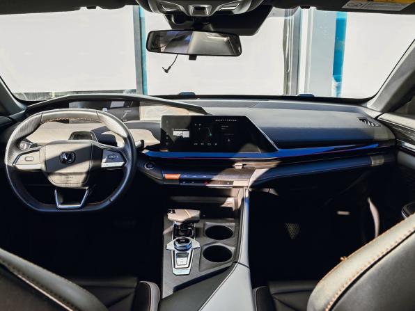 Changan UNI-V I с пробегом 2023 года, цена 2 299 000 рублей, 30000 км, лифтбек, Автокод Объявления