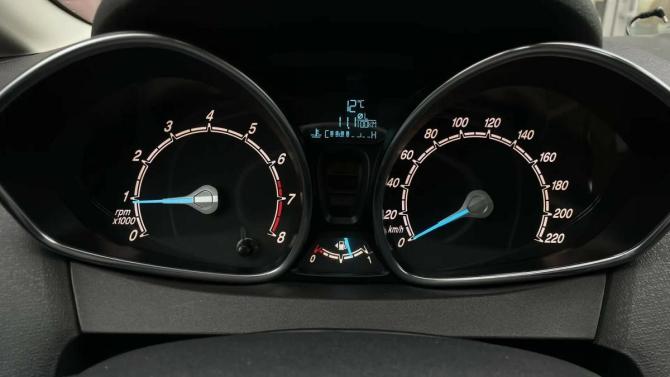 Ford Fiesta Mk6 Рестайлинг с пробегом 2015 года, цена 769 000 рублей, 202000 км, седан, Автокод Объявления
