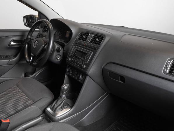 Volkswagen Polo V Рестайлинг с пробегом 2017 года, цена 1 209 100 рублей, 156800 км, седан, Автокод Объявления